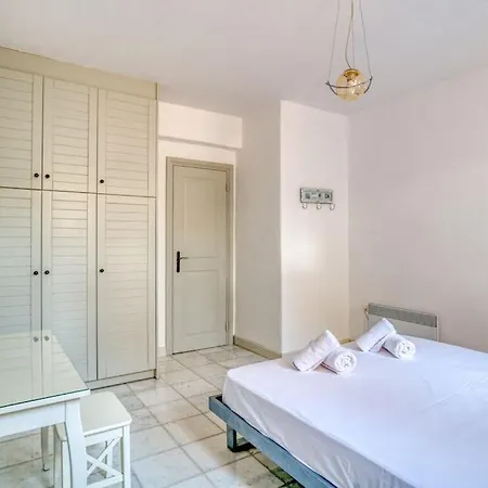 Anna With Seaview Of Naxos * Isterni (Paros)