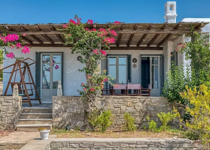 Anna With Seaview Of Naxos * Isterni (Paros)
